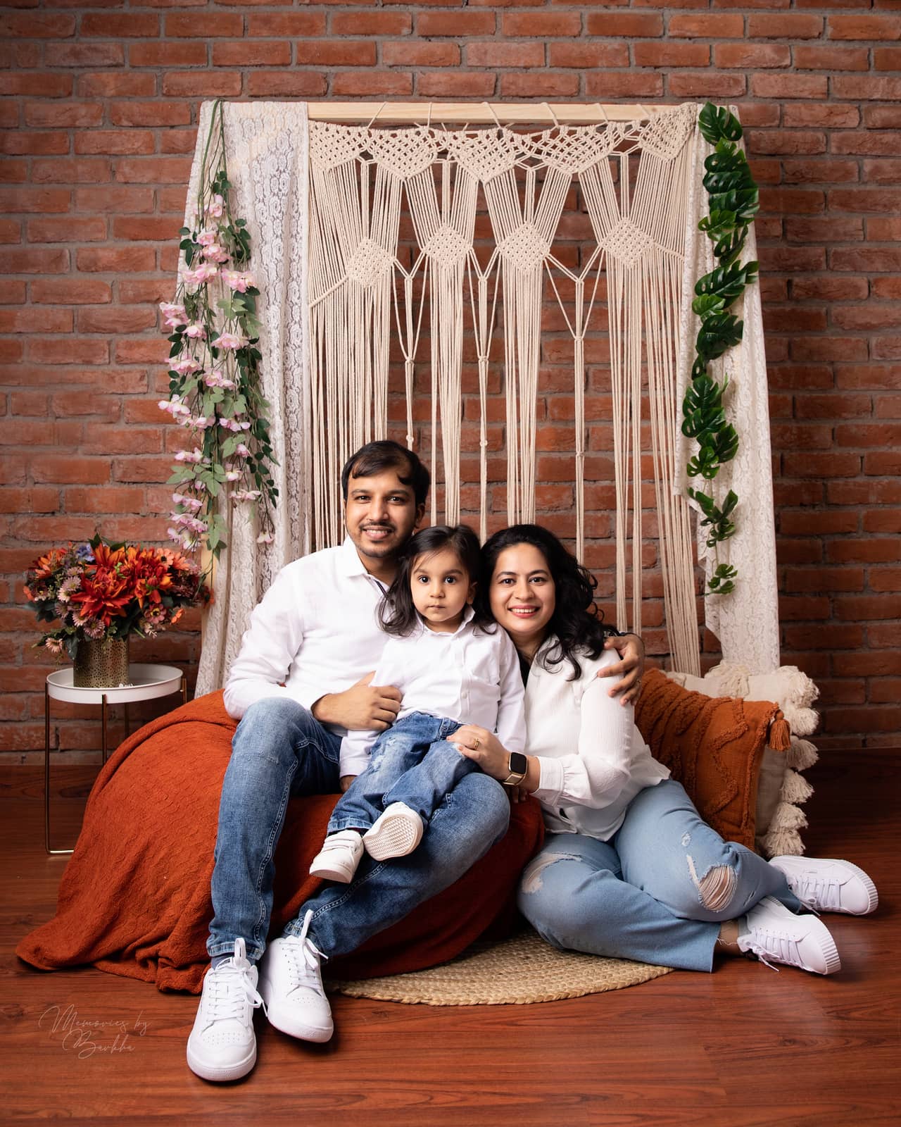 beautiful family photography | Family portrait photography, Family portrait  poses, Family portraits