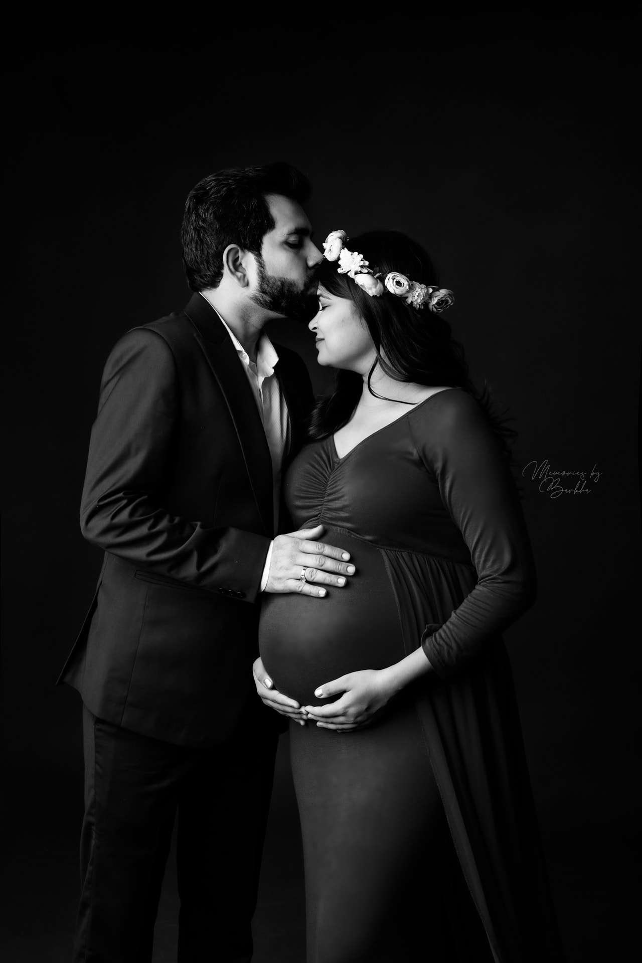 Indian Couple Posing Maternity Baby Shoot Stock Photo 2238566325 |  Shutterstock