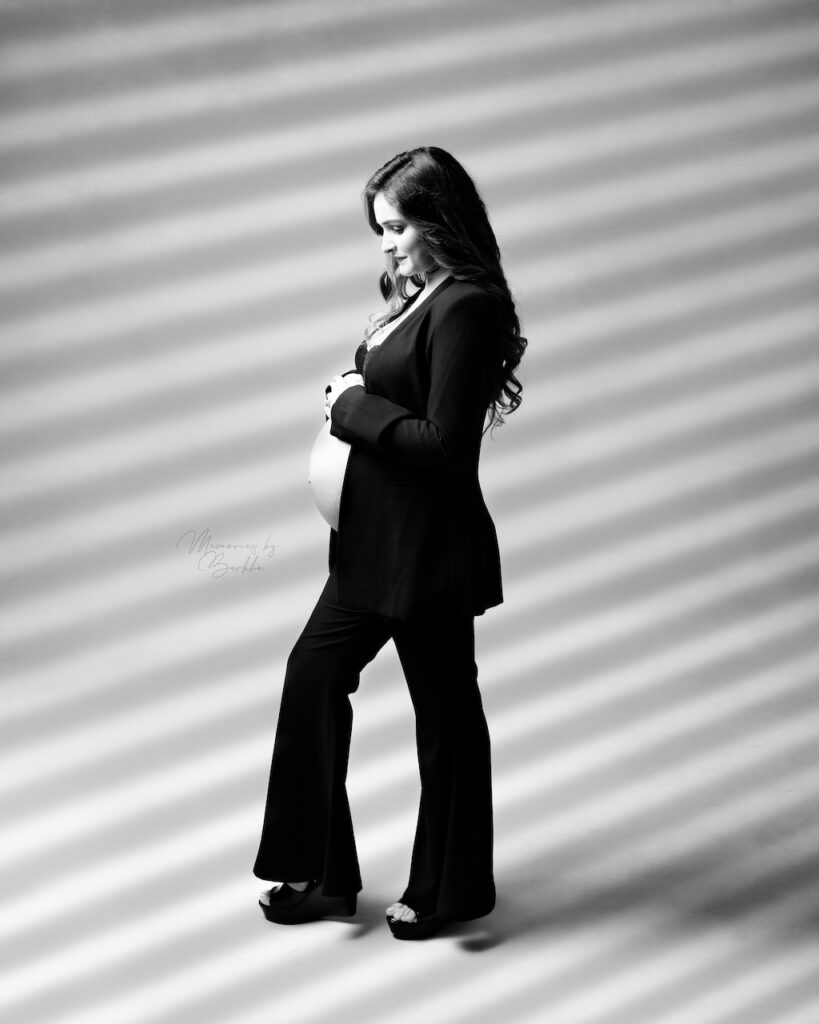 Professional maternity photography in Delhi Hi fashion look