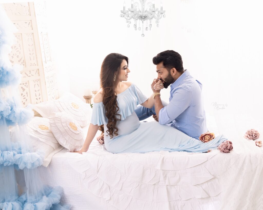 couple tips for maternity photoshoot in Delhi