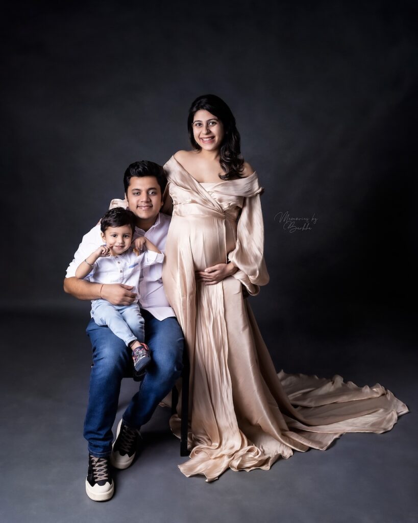 best maternity photographer in noida