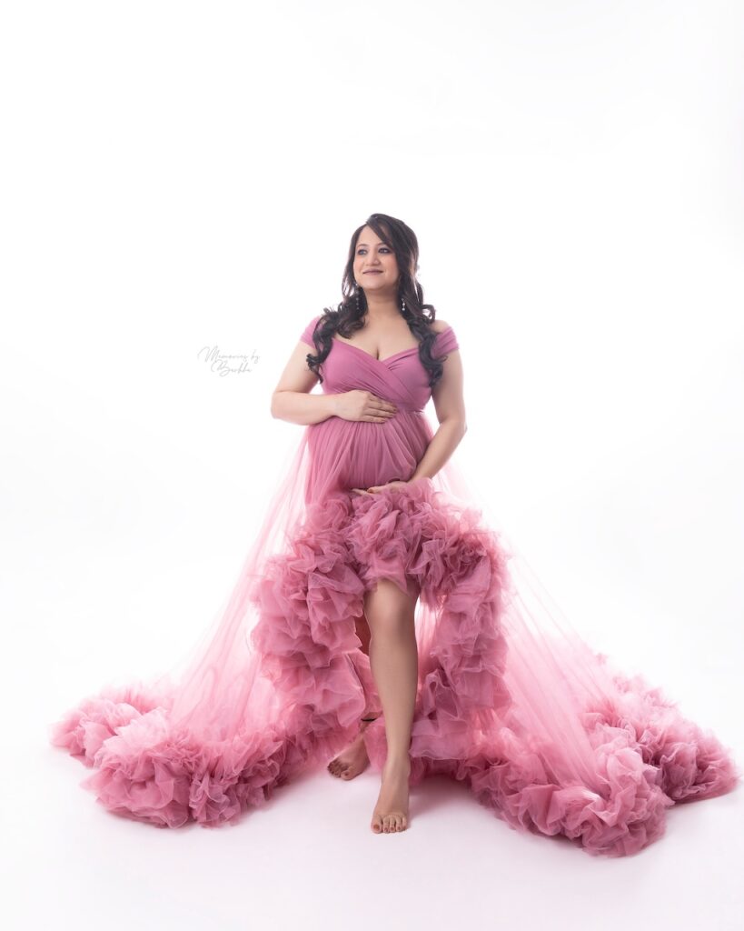 Tips for maternity photoshoot - Grand pink dress