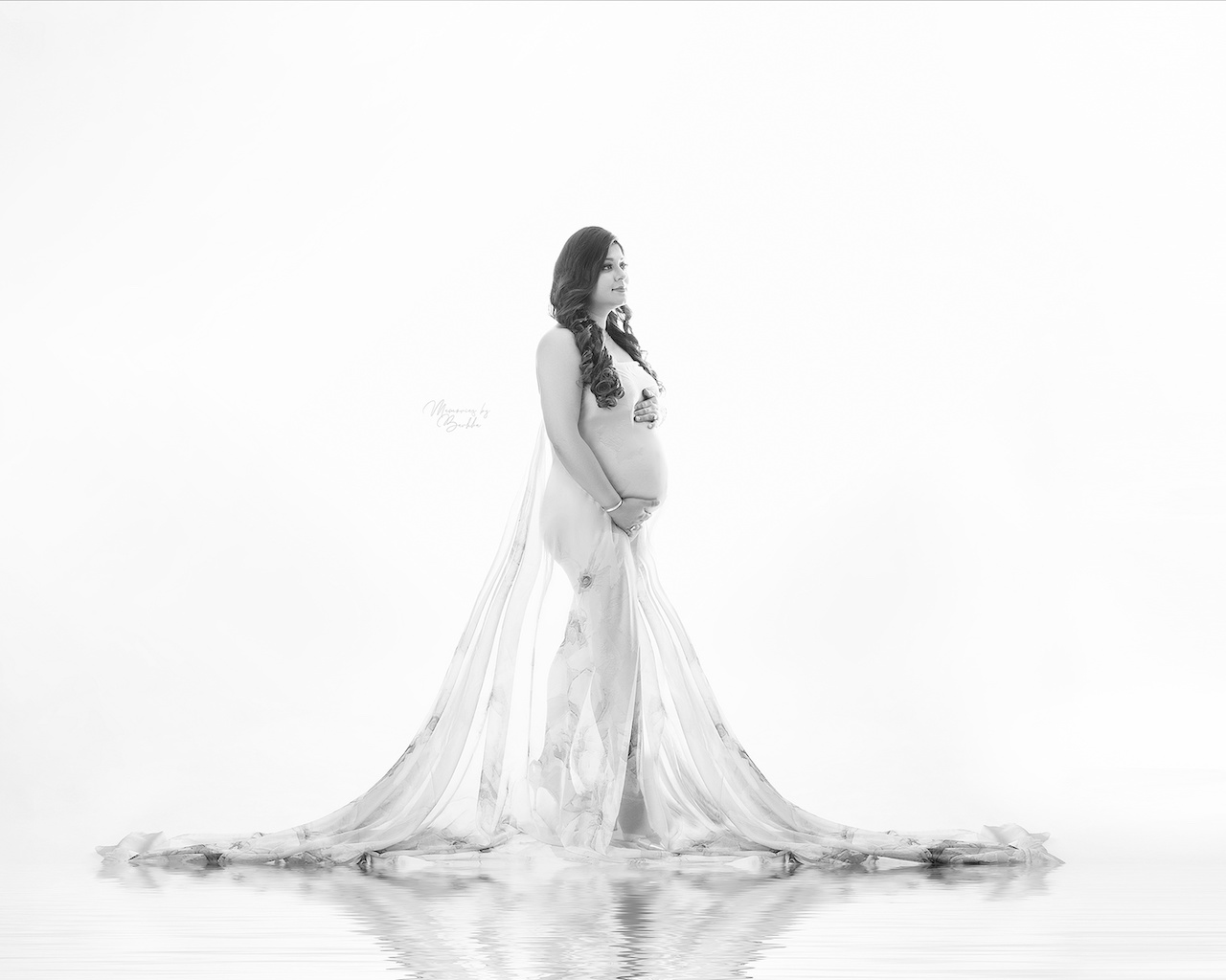 Professional maternity photography in Delhi reflection shot