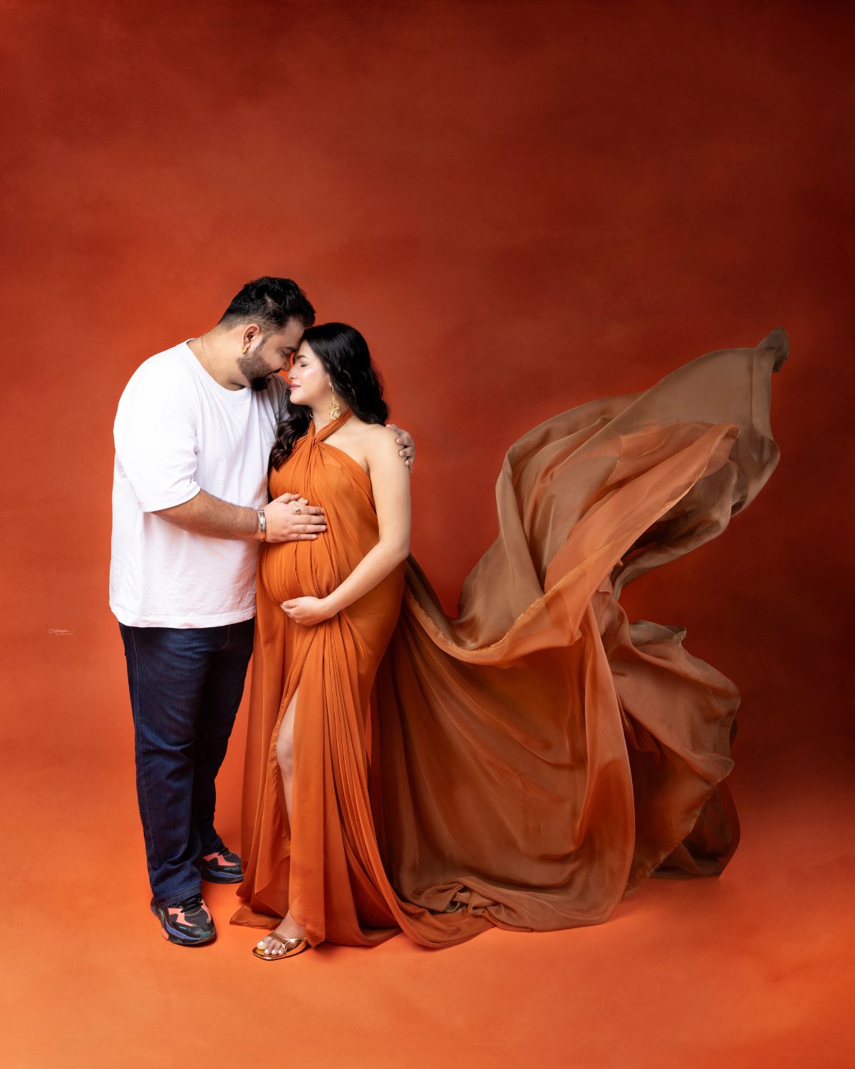 Capturing the Essence The Importance of Emotion in Maternity Photoshoots