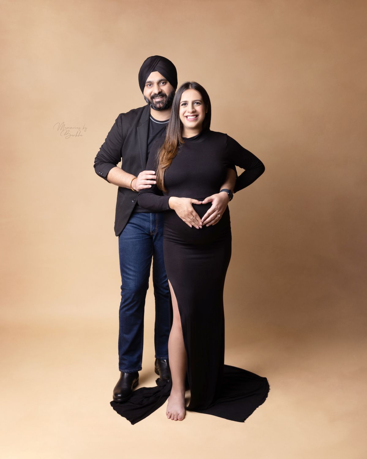 The Art of Capturing Emotional Connection: Pregnancy Couple Poses